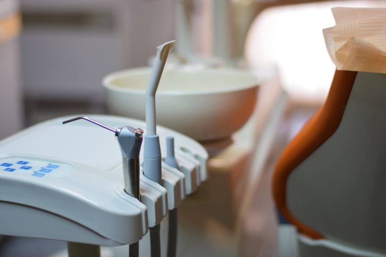 Hoeveel kost een bezoekje aan de tandarts/mondhygiënist? Kiesz